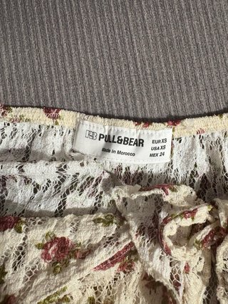 Top floral Pull&Bear encaje