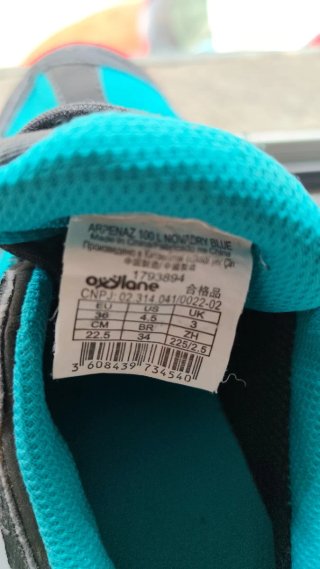 Zapatillas de senderismo grises y turquesa