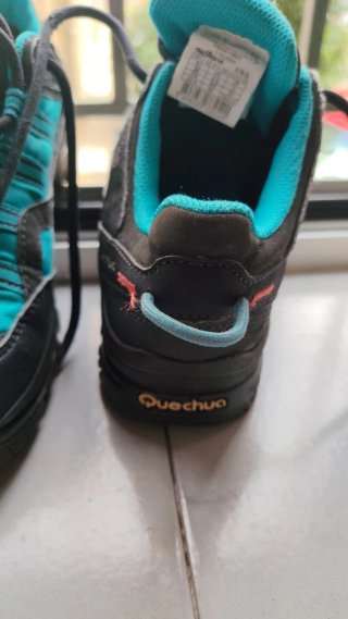 Zapatillas de senderismo grises y turquesa