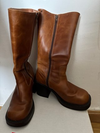 Botas