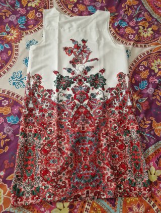 Vestido AMICHI blanco con estampado floral