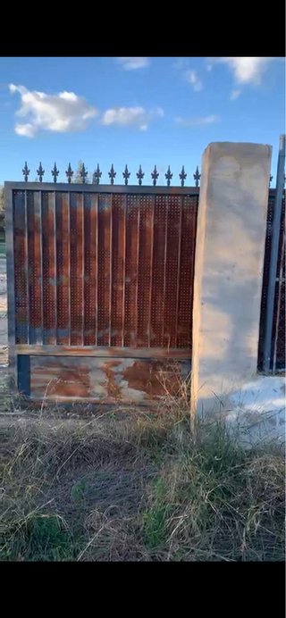 Puerta de hierro.4.80mX1.95m más puntas,corredera.