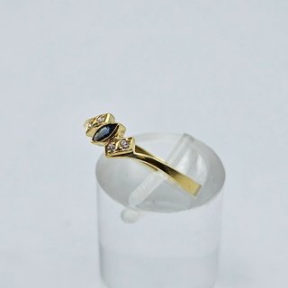 Anillo de oro de 18k con piedras. Peso 1,80gr T-14