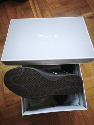 Zapatillas Tamaris piel serraje verde oscuro