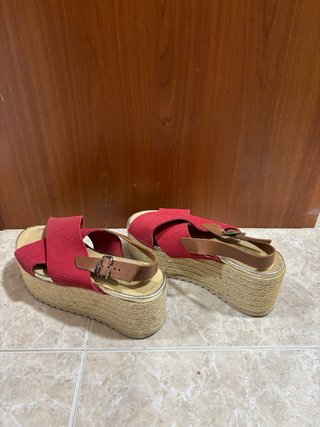 Sandalias de plataforma rojas