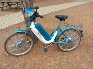 Bicicleta Eléctrica Azul