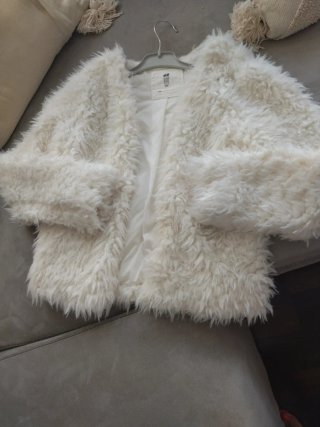 Abrigo pelo blanco niña H&M. 10-12 años.
