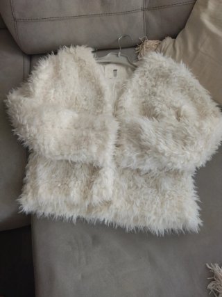 Abrigo pelo blanco niña H&M. 10-12 años.