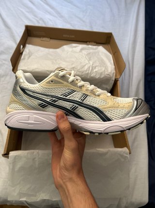 Asics Beige y Plata Zapatillas Deportivas