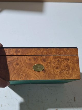 Caja de madera para puros nueva sin usar