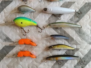 Lote señuelos artificiales de pesca