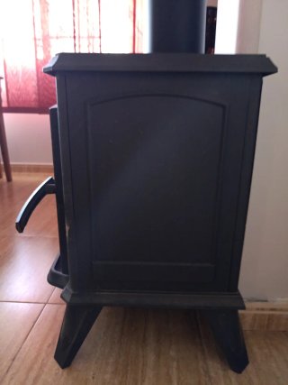 Estufa de leña Invicta Negra