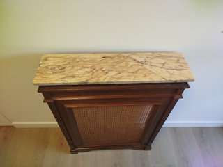 Cubre radiador madera con repisa mármol