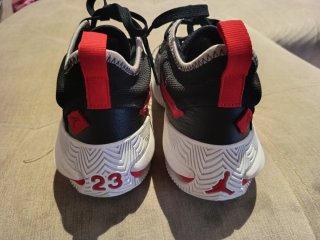 Zapatillas Baloncesto Jordan Negras Rojas