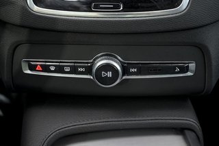 Volvo XC90   2.0 T8 AWD Core Recharge Auto
