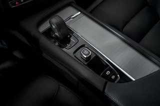 Volvo XC90   2.0 T8 AWD Core Recharge Auto
