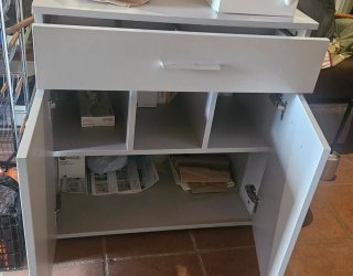 Mueble auxiliar gris