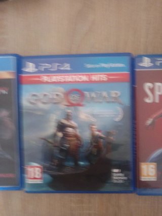 Pack 3 Juegos PS4: God of War, Spider-Man, MGS V