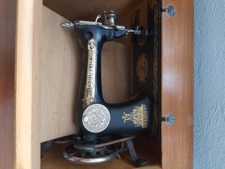 Máquina de coser Singer antigua