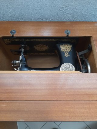Máquina de coser Singer antigua