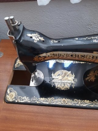 Máquina de coser Singer antigua