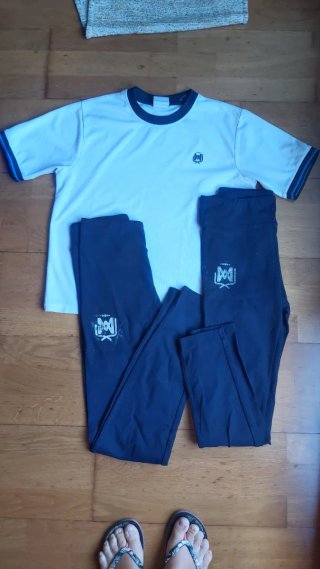 Camiseta y mallas gimnasia