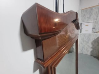 Espejo grande de madera