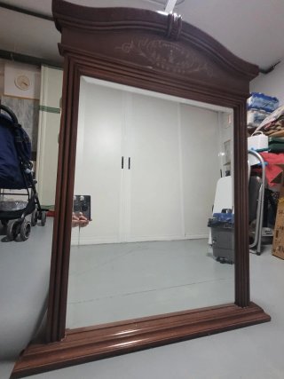 Espejo grande de madera