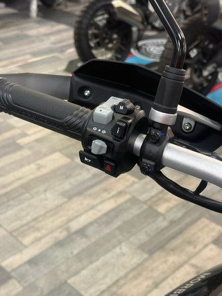 Morbidelli T502X Negra - ¡Promoción!