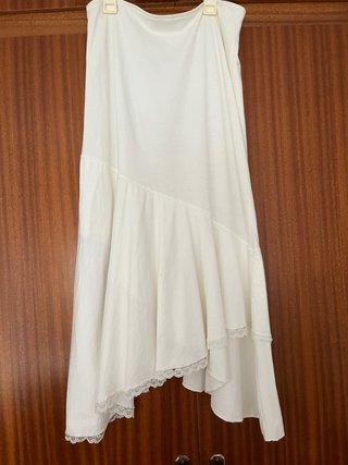 Falda midi de punto blanca