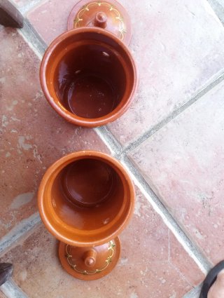 Botes Cerámica Antiguos Ajos y Laurel