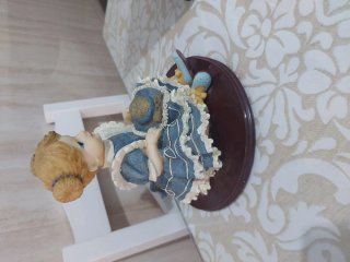 Figura de muñeca antigua