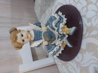 Figura de muñeca antigua