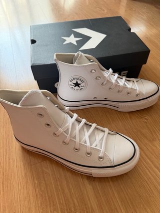 Converse Chuck Taylor Lift Piel Blanca