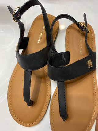 Sandalias Tommy Hilfiger Piel Negra y Dorada