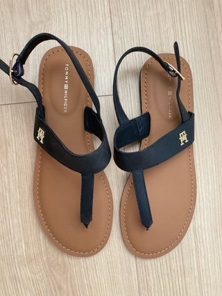 Sandalias Tommy Hilfiger Piel Negra y Dorada