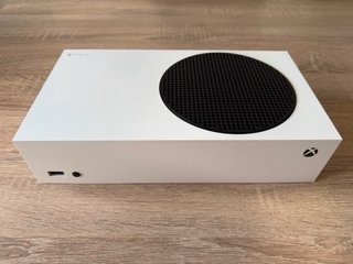 Xbox Series S 512 GB blanca con dos mandos