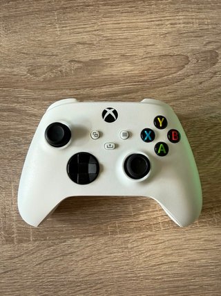Xbox Series S 512 GB blanca con dos mandos