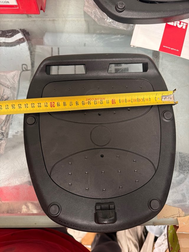 Parrilla Givi Z113bkit