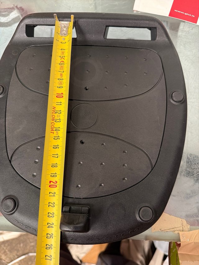 Parrilla Givi Z113bkit