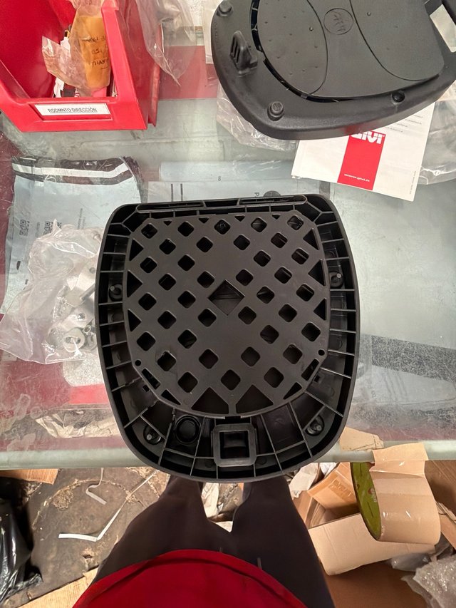 Parrilla Givi Z113bkit