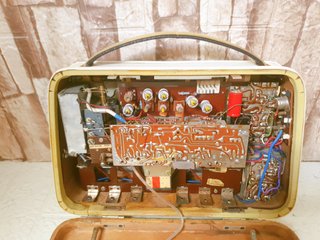 Radio antigua transistor vintage época baquelita