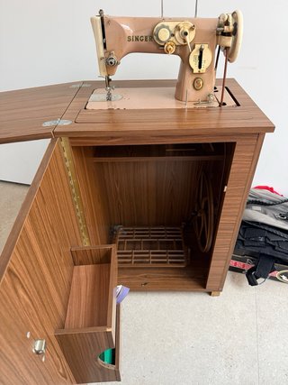 Máquina de coser Singer antigua, de años 1960+-