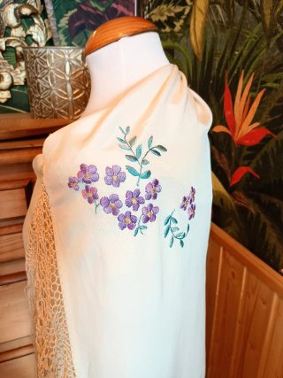 Antiguo Mantón Manila Bordado a Mano