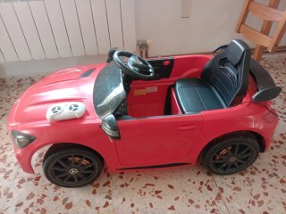 Coche eléctrico infantil rojo precio negociable