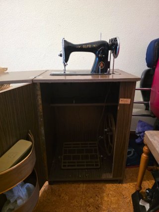 Máquina de coser Alfa retro