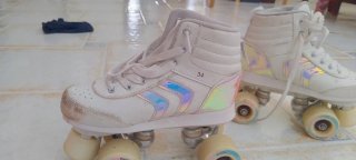 Patines blancos niña talla 34 con fundas negras