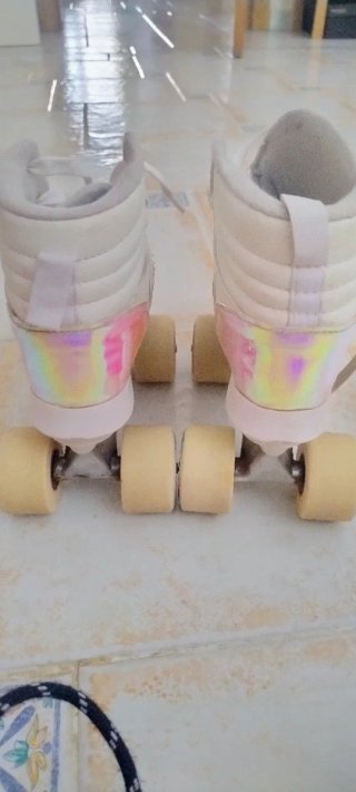 Patines blancos niña talla 34 con fundas negras
