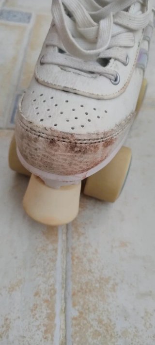 Patines blancos niña talla 34 con fundas negras