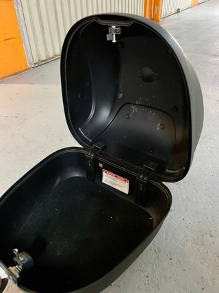 Baúl Piaggio 32L Negro